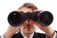 Глаза мужчины приспособлены к слежению за дальними объектами в узком поле