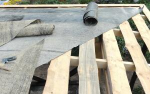 Как выбрать рулонную кровлю?