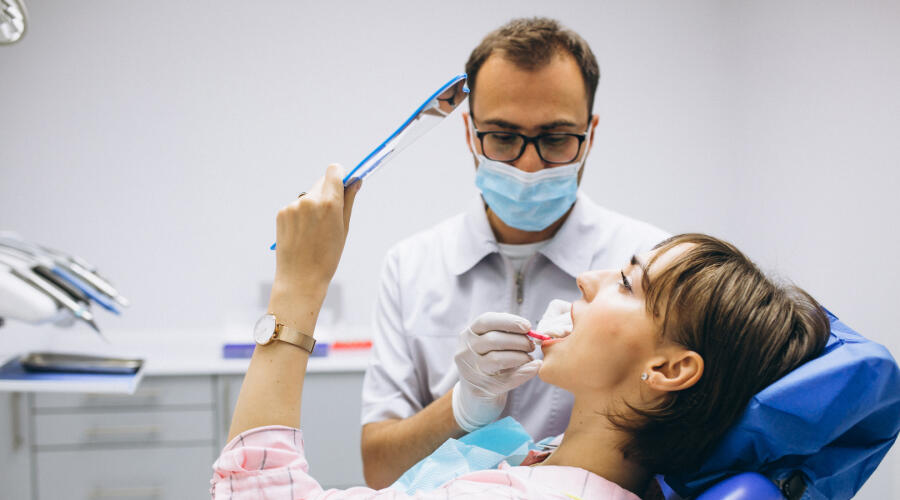 Как стоматология изменилась за последние годы: 7 удивительных фактов, которые помогут сохранить зубы здоровыми