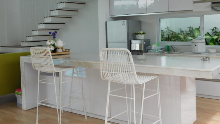 Барные стулья для дома: создаем уют с DeepHouse