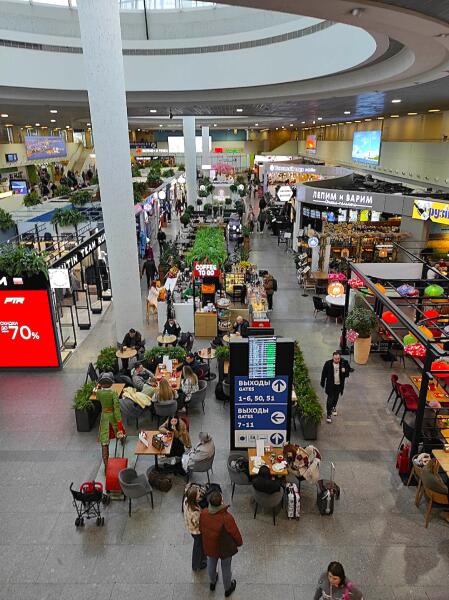 Народу в Пулково… Как обычно. Людской муравейник 