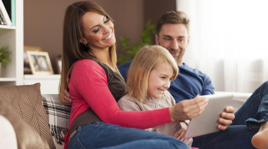 Собираемся у экрана: фильмы, которые объединяют поколения