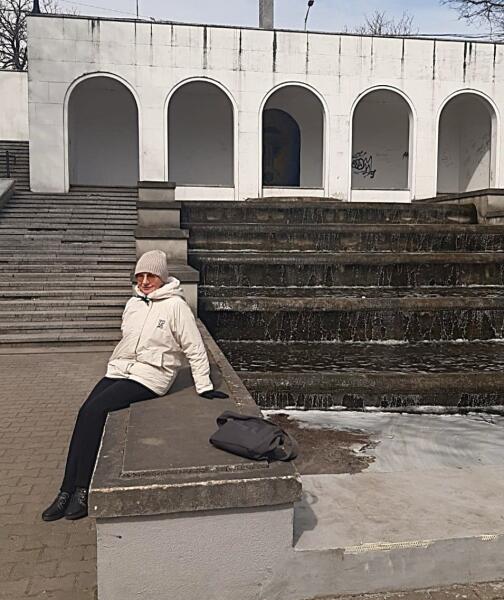 Архитектурный ансамбль Каскада включает грот с арками и систему водных перекатов