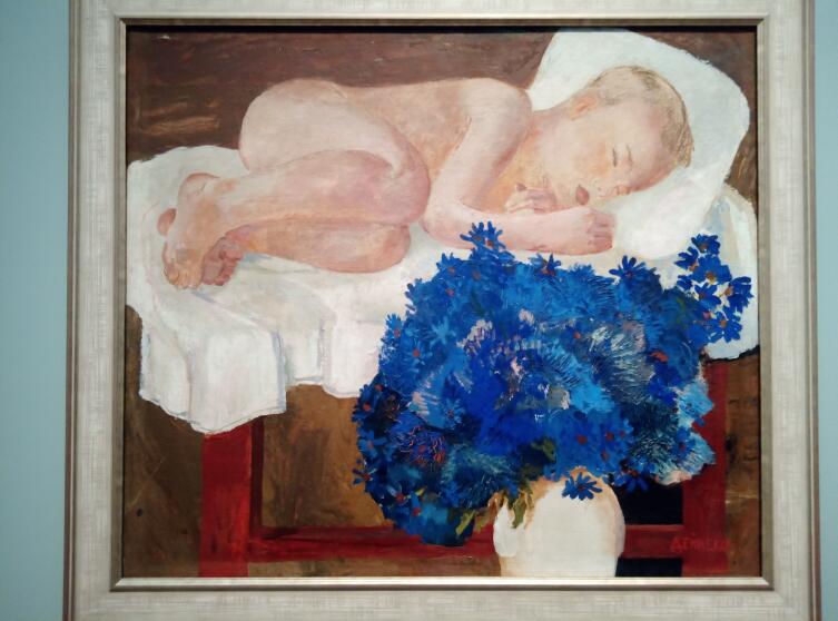«Спящий ребёнок с васильками», 1932 г.