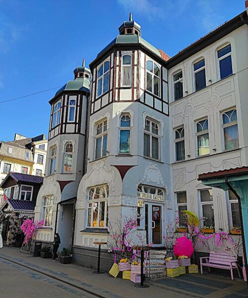 «Дом сестёр Шутц», — трёхэтажное здание начала двадцатого века