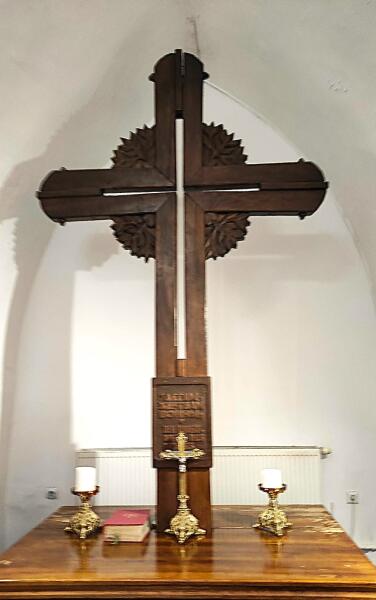 Крест в лютеранской часовне собора