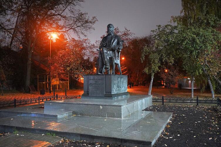 Кто такой Александр Бутлеров и чем он знаменит? Кто такой Александр Бутлеров и чем он знаменит?