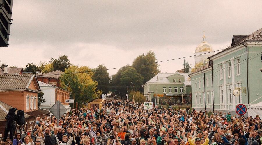 Гастрономический фестиваль «Крошево» в Боровичах: капустная заруба и две тонны кочанов