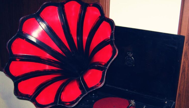 Как появились первый граммофон и первая пластинка?