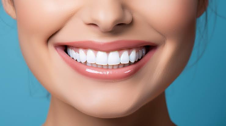 Люди со здоровыми зубами зачастую имеют намного меньше комплексов. Фото предоставлено сайтом smartsix.ru 