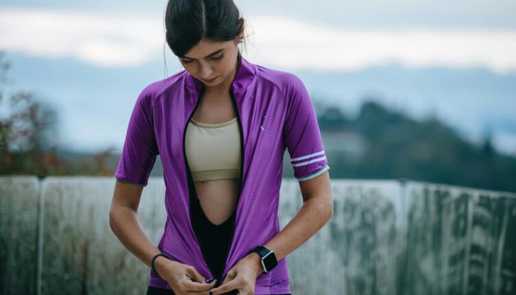 Из чего делают современную спортивную одежду?