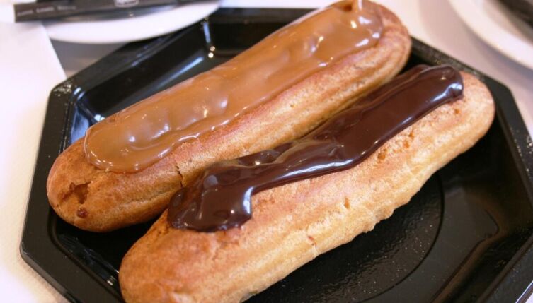 Как правильно испечь эклеры?