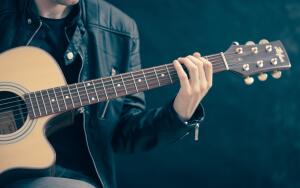 «Осенние» мелодии: что согревает душу в холода?