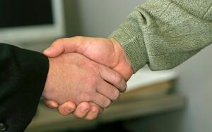 Записки бывшего
МИДовца. Какие рукопожатия и истории
вспоминаются из времён борьбы за
трезвость? Оренбург.