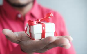 Какие подарки не стоит дарить мужчинам?