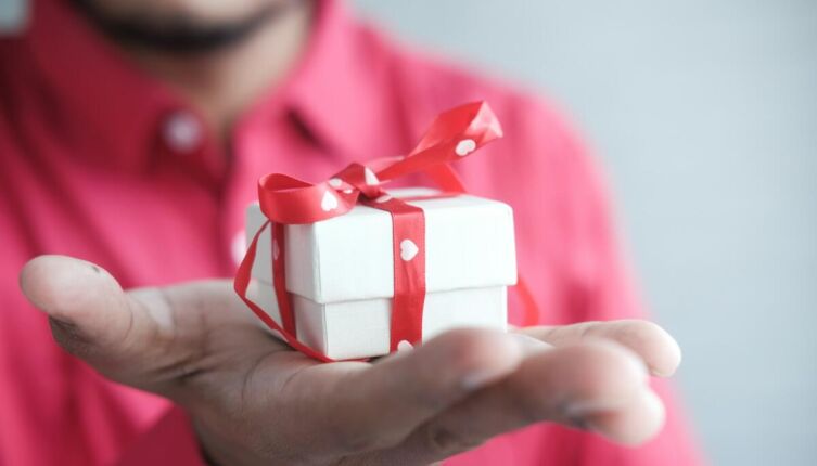 Какие подарки не стоит дарить мужчинам?