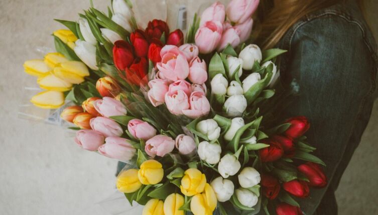 Для чего цветам запах и цвет?