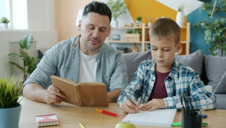 Как организовать дома полезные занятия с ребенком?