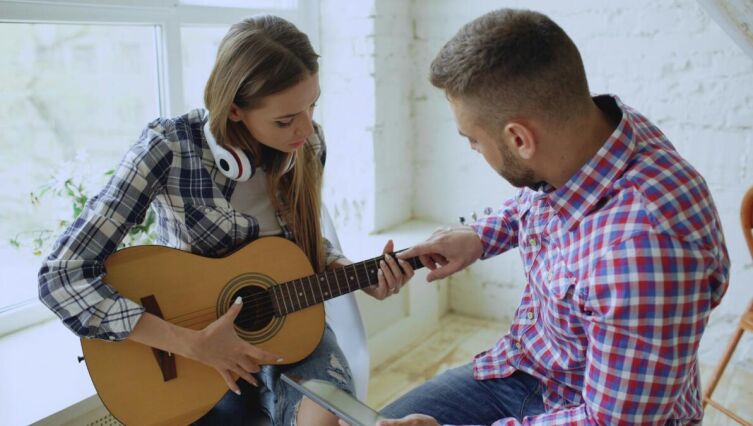 Хочешь играть на... гитаре?