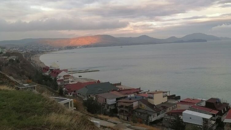 Курорты Крыма. Чем привлекает Коктебель?