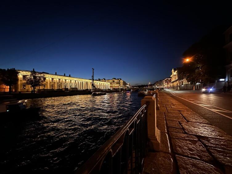 Набережная в Петербурге