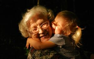 Почему люди  обнимаются?