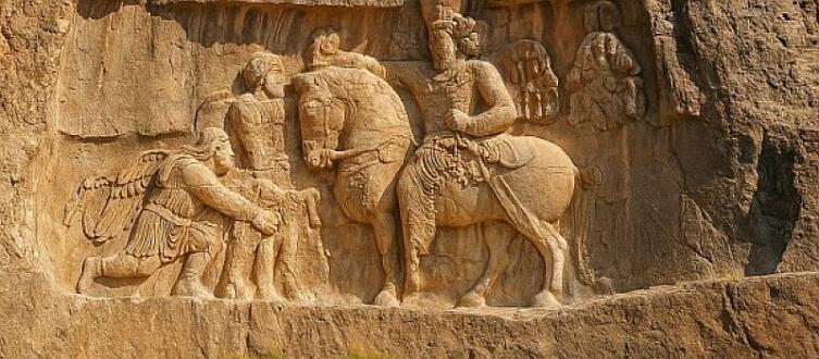 Скальное искусство на стенах Петры Скальное искусство на стенах Петры