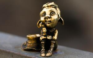 Музеи Калининграда. 9. Какие охранники встречают посетителей на входе в Музей изобразительных искусств?