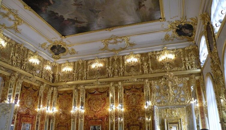 Воссозданная Янтарная комната