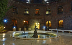 Музеи Калининграда. 18. Какие изделия современных мастеров представлены в коллекции Музея янтаря?