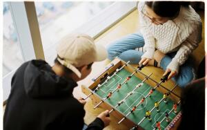 Почему взрослым полезно играть?