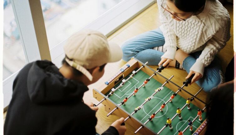 Почему взрослым полезно играть?