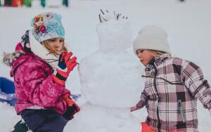 Зимние забавы: в какие игры играют дети?