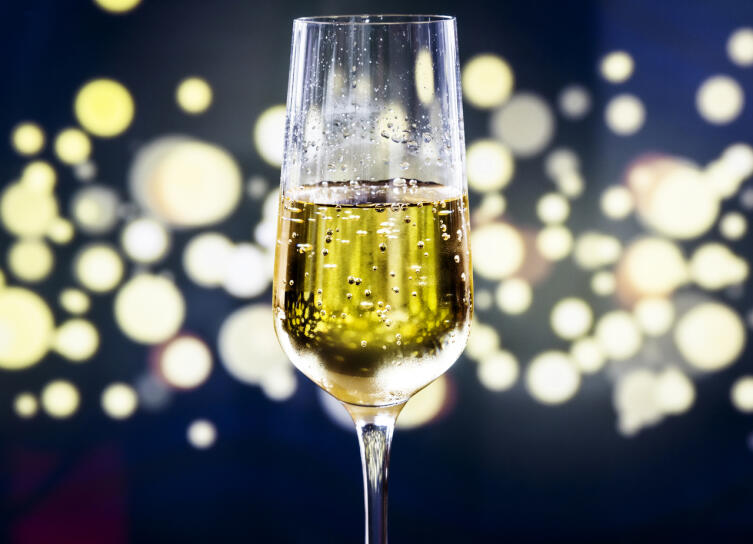 Волшебные бусы: что скрывает новогодняя ночь? Волшебные бусы: что скрывает новогодняя ночь?