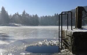 Как безопасно окунаться в ледяную воду?