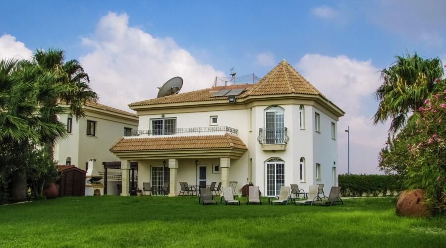 Инвестиции под солнцем: как сохранить капитал и получать доход от кипрской недвижимости