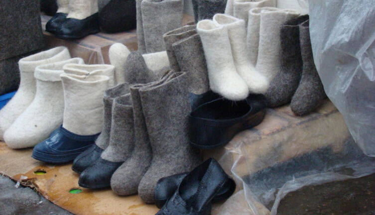 Зимняя обувь. Как валенки защищают от холода?