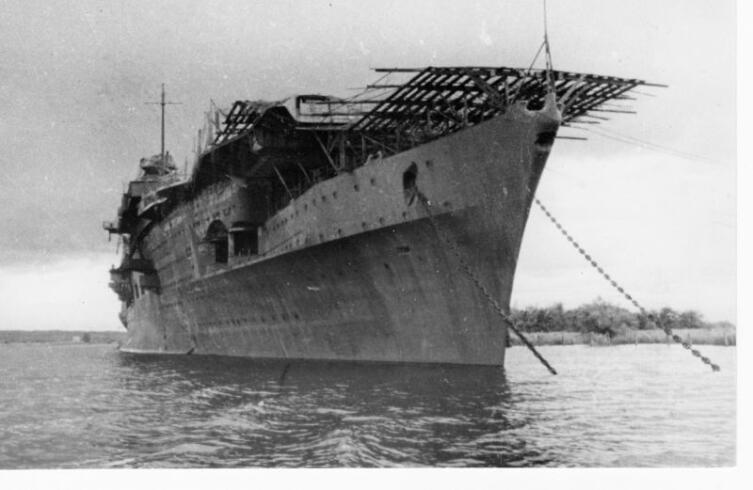 Трофейный немецкий авианосец «Граф Цеппелин» в составе советского флота