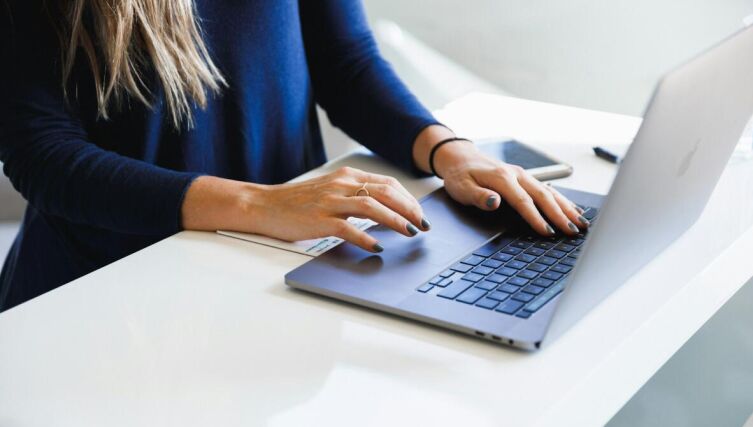 Откровения уставшей мамы. Как заняться собой с двумя младенцами на руках?