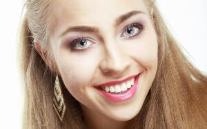 Как подарить улыбку? Украсьте праздник красивыми здоровыми улыбками с Oral-B