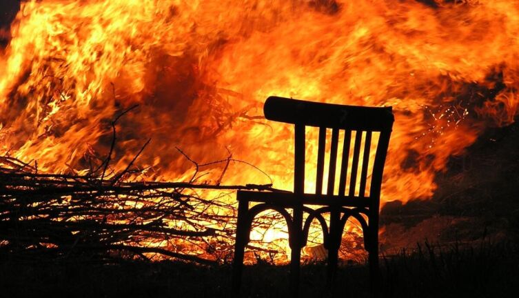 Почему пожар проще тушить кипятком?