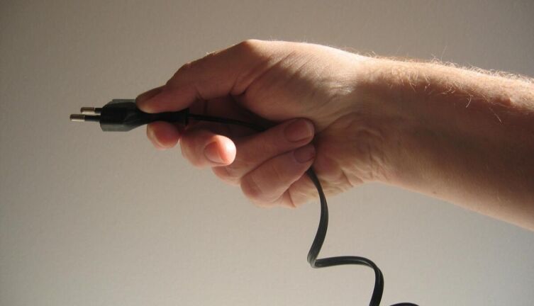 Как сберечь электротехнику при авариях в электросети?