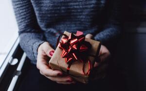 Подарок на 23 февраля. Чего лучше не дарить защитнику?