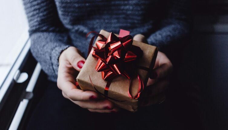 Подарок на 23 февраля. Чего лучше не дарить защитнику?