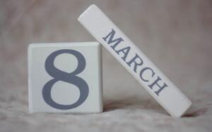 Какие праздники отмечаются 8 марта?