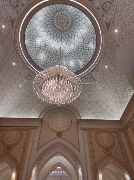  Хрустальная люстра в президентском дворце