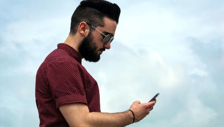 Новейший этикет: как пользоваться мобильным телефоном?