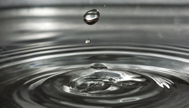 Можно ли заморозить воду теплом?