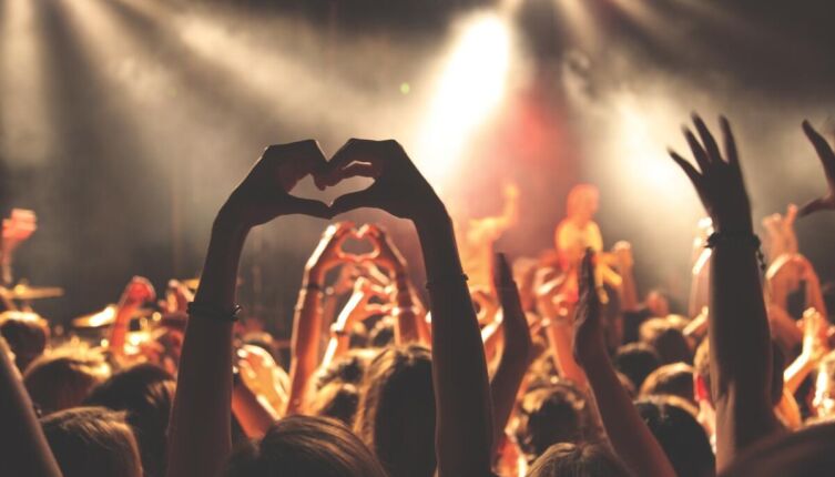 Кто такие клакеры и антиклакеры?