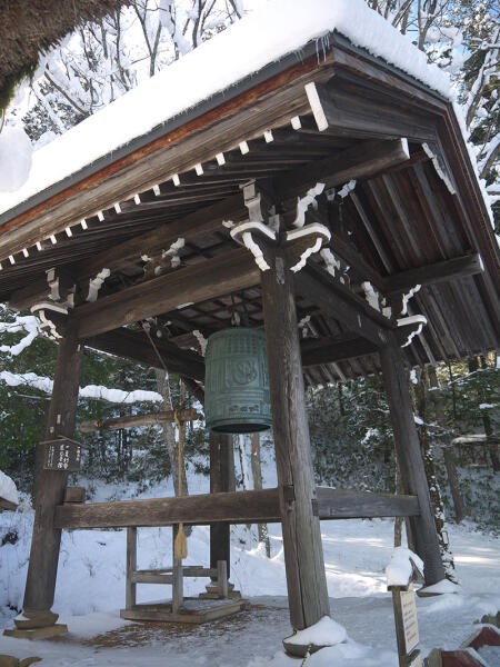 Старый деревенский колокол